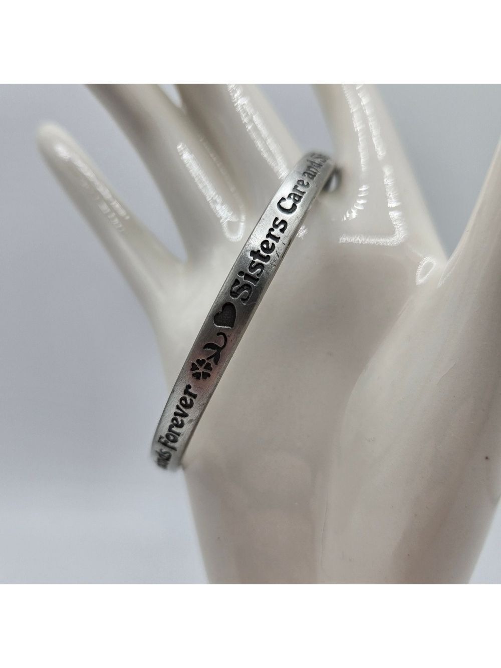 ✨2/$10✨ Sisters Always Friends Silver Bangle 8'' Camco - Picture 8 of 9